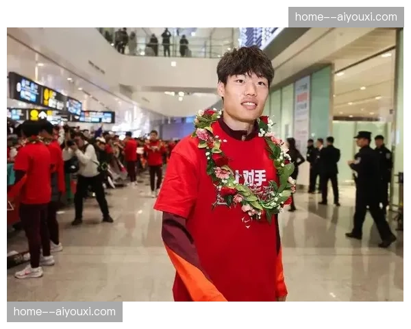 成都蓉城胡荷韬贺一然首发，阿洛伊西后防线轮换调整